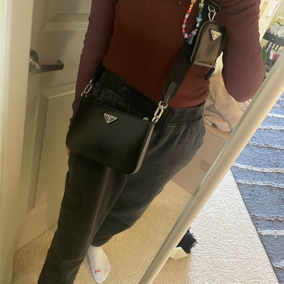 Brand New! AUTHENTIC Prada Brushed Calfskin Re-edition Crossbody with coin pouch - Picture 4 of 13